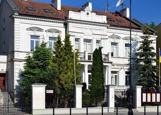 Ukrainian Embassies and Consulates in 86 States