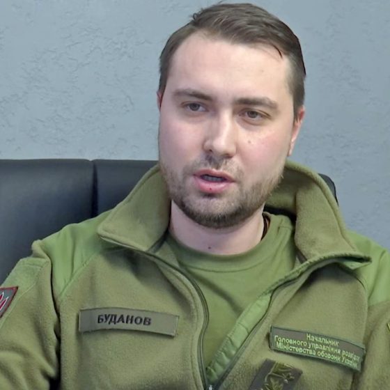 Putin Reviews Options for Conquering Ukraine