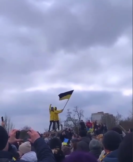 Ukrainians Return Home