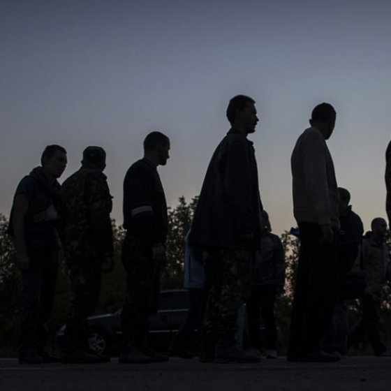 Russians Execute Ukrainian POWs on Camera
