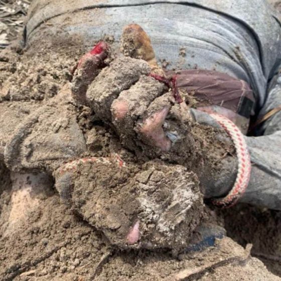 Russians Buried in Mass Graves More than 2.000 Ukrainians