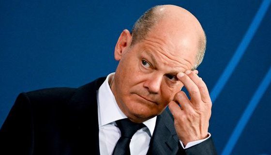 Olaf Scholz Didn’t Want to Hand Over 100 Tanks to Ukraine