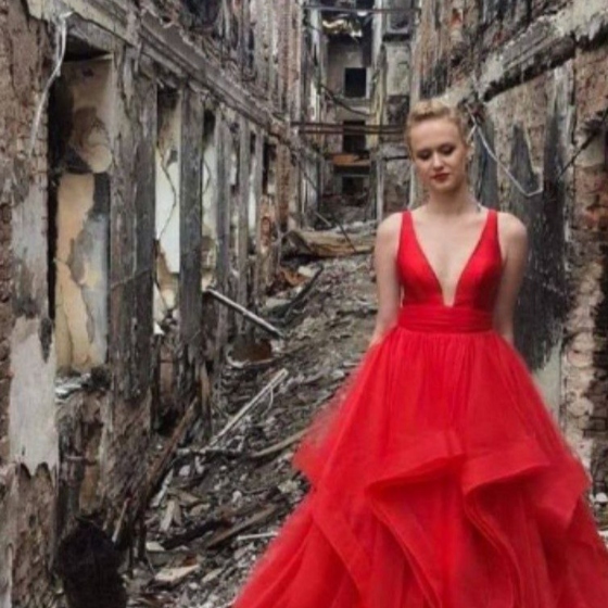 Russian Soldiers Destroyed the First Solemn Moment of Youth