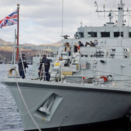 Britain Transfers 2 Anti-Missile Ships to Ukraine