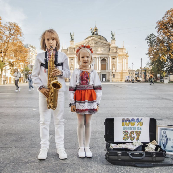 5 Year-Old Ukrainian Raised $900 in 9 Hours