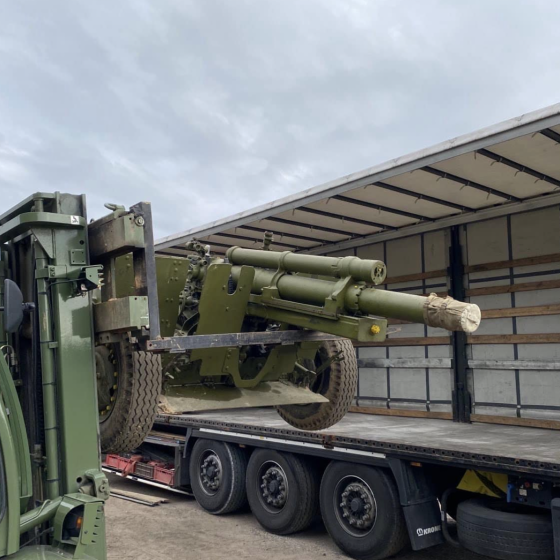 Lithuania Sends Howitzers to Ukraine