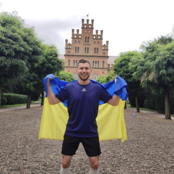 Ukrainian Runs 250 km to Raise Money for Ukrainian Army