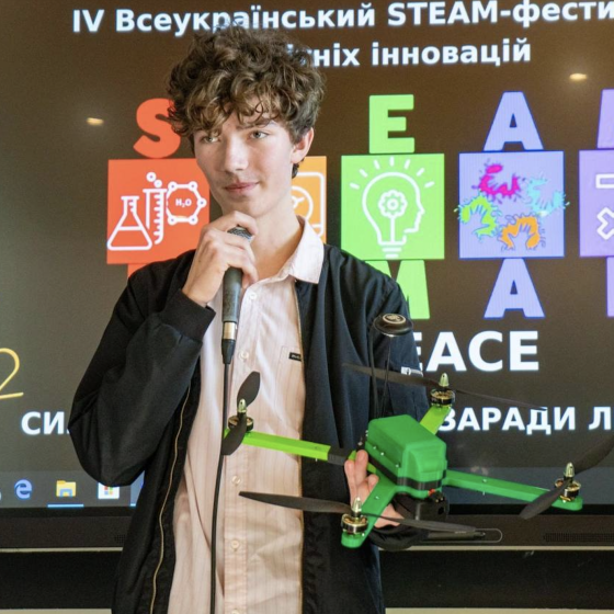 Ukrainian Schoolboy Developed Mine’ Detector Drone