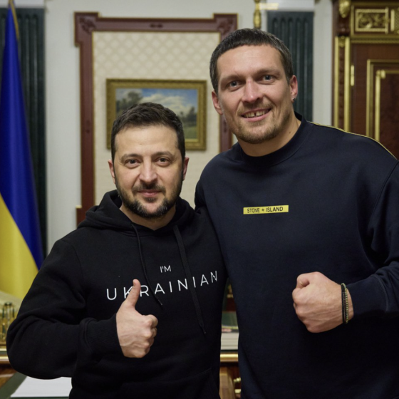 Boxer Usyk Raised $50.000 to Run Hospitals