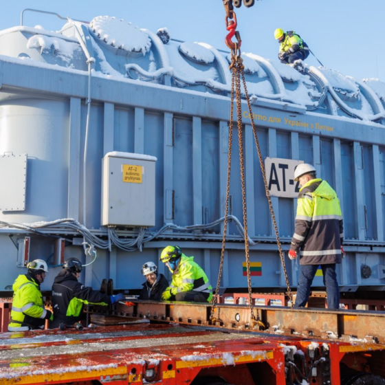 Lithuania Sends Light to Ukrainians