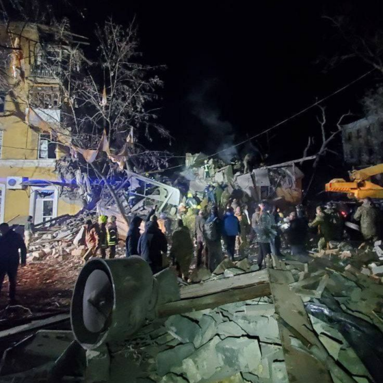 Ukrainians Scream Under Rubbles Again 