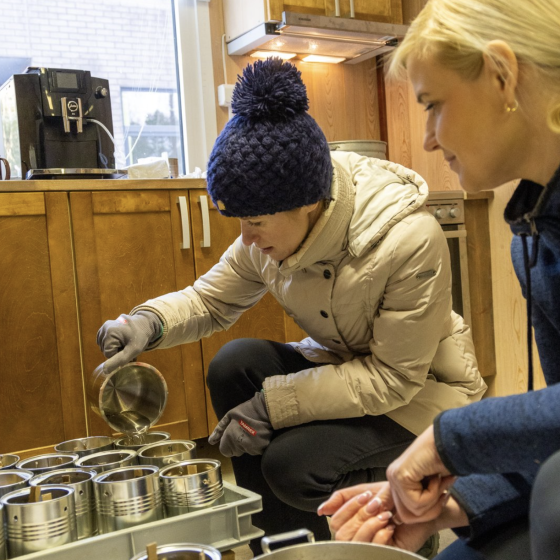 Kaja Kallas Helps Ukrainian Soldiers in the Trenches