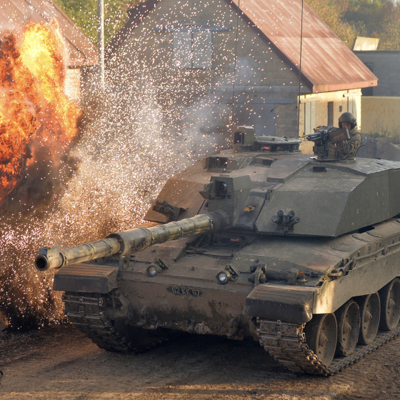 Ukrainians Drive “Challengers 2”