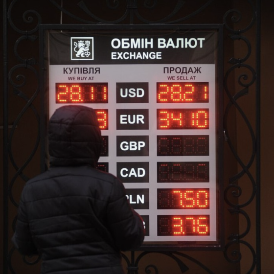 Ukrainians Intensify Dollar Purchases 