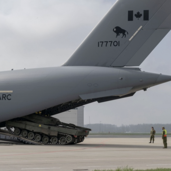 Canadian “Leopards 2” Fly to Ukraine