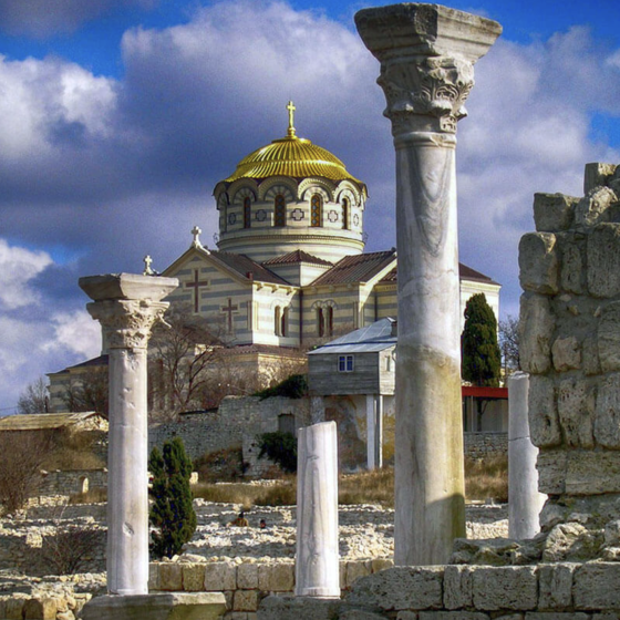 Russians Robbed the Largest Crimean Museum