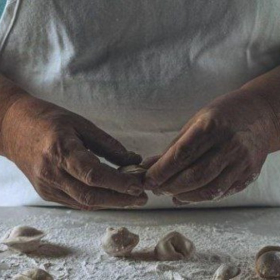 Mariupol Refugees Feed People in Los Angeles
