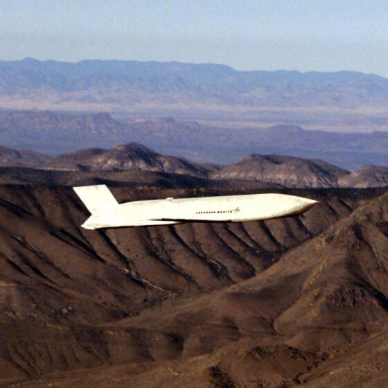 US Considers Transferring Long-Range JASSM Missiles to Ukraine, Potentially Shifting War Dynamics