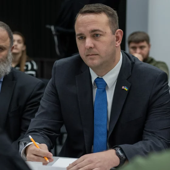 US Delegation Arrives in Kyiv Ahead of Ramstein Meeting